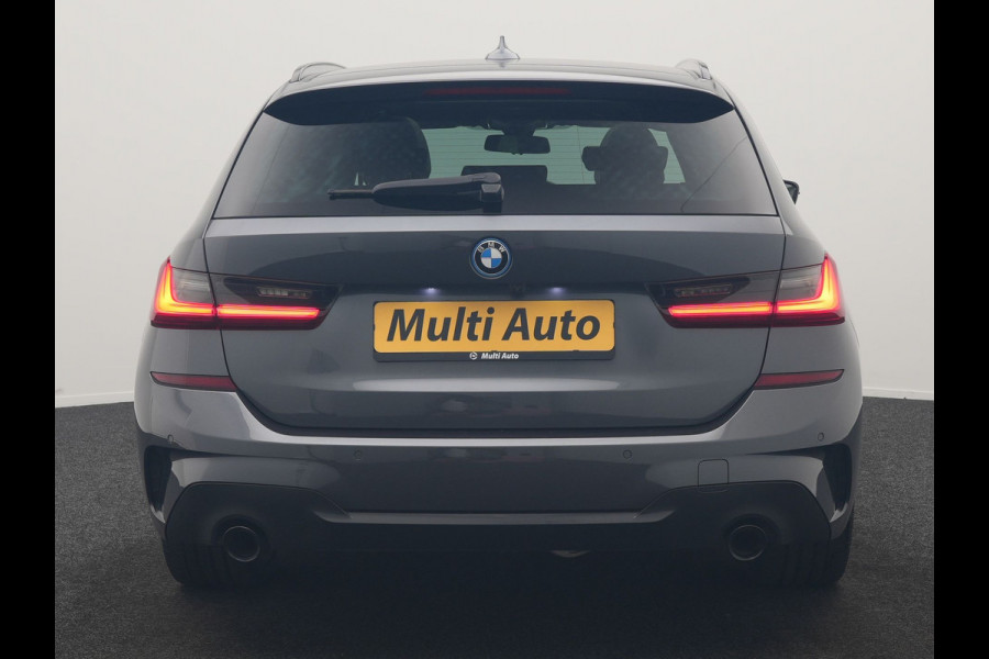 BMW 3 Serie Touring 330e xDrive M Sport PHEV 293pk Dealer O.H. | Panodak | Trekhaak Af Fabriek | Laser LED | Lederen Sportstoelen Memory & Verwarmd | Camera | Apple Carplay | Stuur Verwarmd | Blis | Adaptief Onderstel | Sfeerverlichting | 19"L.M | DAB | Plug In Hybrid |