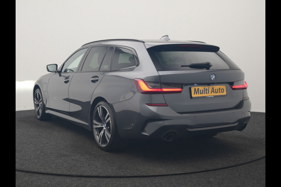 BMW 3 Serie Touring 330e xDrive M Sport PHEV 293pk Dealer O.H. | Panodak | Trekhaak Af Fabriek | Laser LED | Lederen Sportstoelen Memory & Verwarmd | Camera | Apple Carplay | Stuur Verwarmd | Blis | Adaptief Onderstel | Sfeerverlichting | 19"L.M | DAB | Plug In Hybrid |