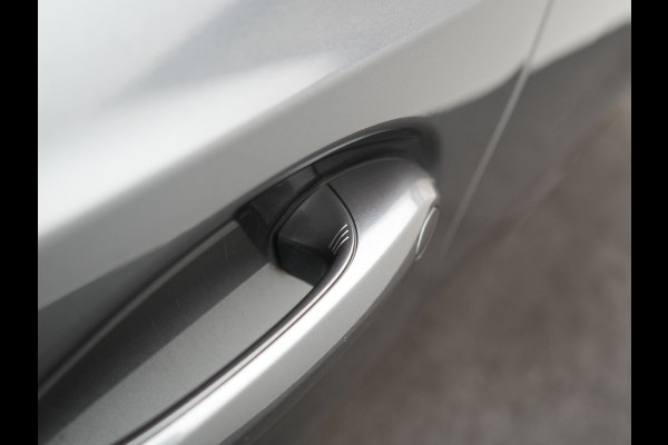 BMW 3 Serie Touring 330e xDrive M Sport PHEV 293pk Dealer O.H. | Panodak | Trekhaak Af Fabriek | Laser LED | Lederen Sportstoelen Memory & Verwarmd | Camera | Apple Carplay | Stuur Verwarmd | Blis | Adaptief Onderstel | Sfeerverlichting | 19"L.M | DAB | Plug In Hybrid |