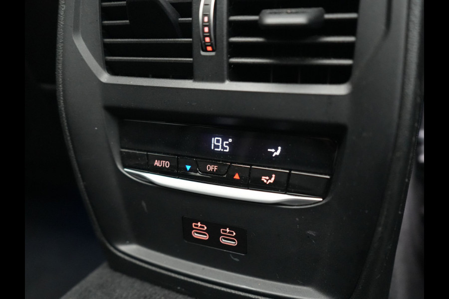 BMW 3 Serie Touring 330e xDrive M Sport PHEV 293pk Dealer O.H. | Panodak | Trekhaak Af Fabriek | Laser LED | Lederen Sportstoelen Memory & Verwarmd | Camera | Apple Carplay | Stuur Verwarmd | Blis | Adaptief Onderstel | Sfeerverlichting | 19"L.M | DAB | Plug In Hybrid |