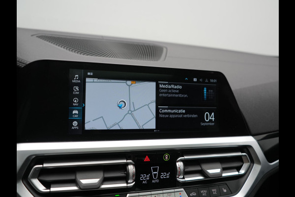 BMW 3 Serie Touring 330e xDrive M Sport PHEV 293pk Dealer O.H. | Panodak | Trekhaak Af Fabriek | Laser LED | Lederen Sportstoelen Memory & Verwarmd | Camera | Apple Carplay | Stuur Verwarmd | Blis | Adaptief Onderstel | Sfeerverlichting | 19"L.M | DAB | Plug In Hybrid |