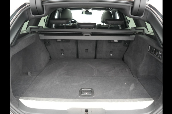 BMW 3 Serie Touring 330e xDrive M Sport PHEV 293pk Dealer O.H. | Panodak | Trekhaak Af Fabriek | Laser LED | Lederen Sportstoelen Memory & Verwarmd | Camera | Apple Carplay | Stuur Verwarmd | Blis | Adaptief Onderstel | Sfeerverlichting | 19"L.M | DAB | Plug In Hybrid |