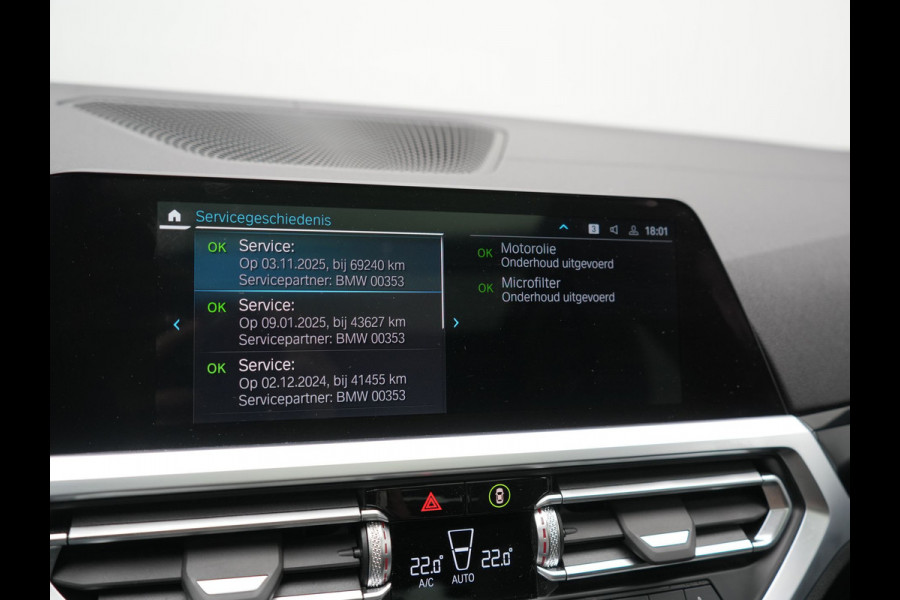 BMW 3 Serie Touring 330e xDrive M Sport PHEV 293pk Dealer O.H. | Panodak | Trekhaak Af Fabriek | Laser LED | Lederen Sportstoelen Memory & Verwarmd | Camera | Apple Carplay | Stuur Verwarmd | Blis | Adaptief Onderstel | Sfeerverlichting | 19"L.M | DAB | Plug In Hybrid |
