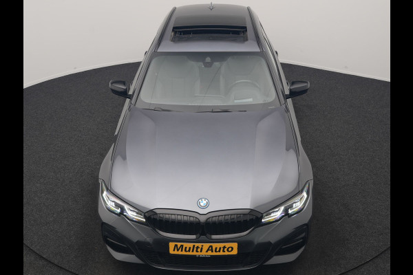 BMW 3 Serie Touring 330e xDrive M Sport PHEV 293pk Dealer O.H. | Panodak | Trekhaak Af Fabriek | Laser LED | Lederen Sportstoelen Memory & Verwarmd | Camera | Apple Carplay | Stuur Verwarmd | Blis | Adaptief Onderstel | Sfeerverlichting | 19"L.M | DAB | Plug In Hybrid |