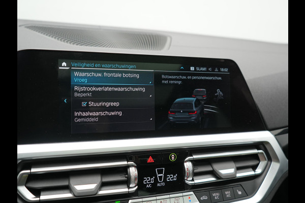 BMW 3 Serie Touring 330e xDrive M Sport PHEV 293pk Dealer O.H. | Panodak | Trekhaak Af Fabriek | Laser LED | Lederen Sportstoelen Memory & Verwarmd | Camera | Apple Carplay | Stuur Verwarmd | Blis | Adaptief Onderstel | Sfeerverlichting | 19"L.M | DAB | Plug In Hybrid |