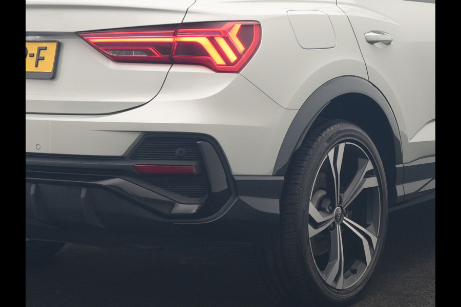 Audi Q3 Sportback 45 TFSI e 2x S Line PHEV 245pk Dealer O.H | Adaptive Cruise | Camera | Blis | Matrix LED | Sportstoelen Verwarmd | Sfeerverlichting | Navigatie | DAB | 20"L.M | Virtual | Plug In Hybrid |