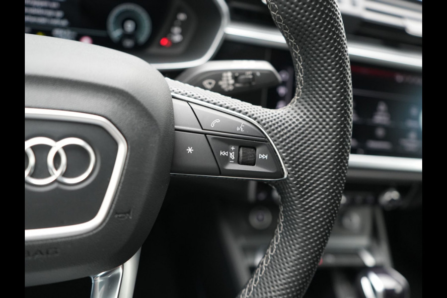 Audi Q3 Sportback 45 TFSI e 2x S Line PHEV 245pk Dealer O.H | Adaptive Cruise | Camera | Blis | Matrix LED | Sportstoelen Verwarmd | Sfeerverlichting | Navigatie | DAB | 20"L.M | Virtual | Plug In Hybrid |
