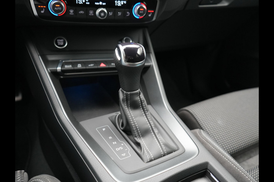 Audi Q3 Sportback 45 TFSI e 2x S Line PHEV 245pk Dealer O.H | Adaptive Cruise | Camera | Blis | Matrix LED | Sportstoelen Verwarmd | Sfeerverlichting | Navigatie | DAB | 20"L.M | Virtual | Plug In Hybrid |