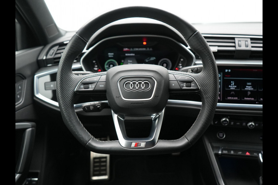 Audi Q3 Sportback 45 TFSI e 2x S Line PHEV 245pk Dealer O.H | Adaptive Cruise | Camera | Blis | Matrix LED | Sportstoelen Verwarmd | Sfeerverlichting | Navigatie | DAB | 20"L.M | Virtual | Plug In Hybrid |