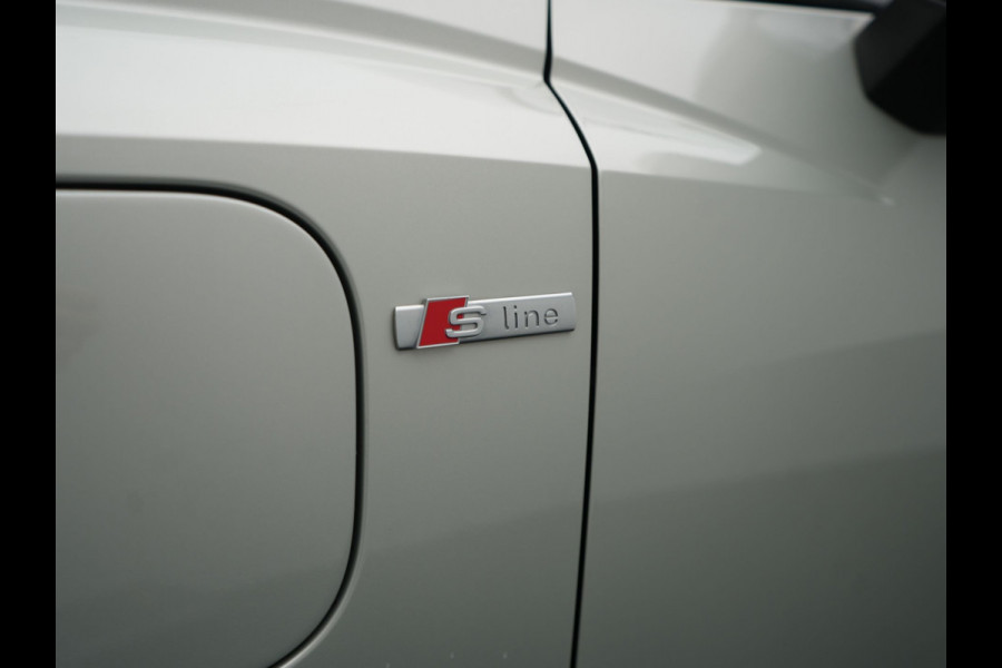 Audi Q3 Sportback 45 TFSI e 2x S Line PHEV 245pk Dealer O.H | Adaptive Cruise | Camera | Blis | Matrix LED | Sportstoelen Verwarmd | Sfeerverlichting | Navigatie | DAB | 20"L.M | Virtual | Plug In Hybrid |