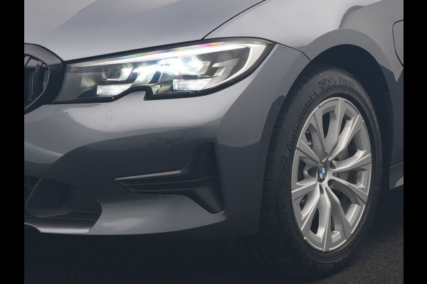 BMW 3 Serie Touring 330e PHEV 293pk Dealer O.H. | Cruise Control | Camera | Stoelverwarming | Carplay | DAB | Navigatie | 17"L.M | Plug In Hybrid |
