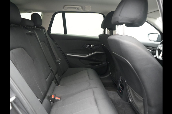BMW 3 Serie Touring 330e PHEV 293pk Dealer O.H. | Cruise Control | Camera | Stoelverwarming | Carplay | DAB | Navigatie | 17"L.M | Plug In Hybrid |