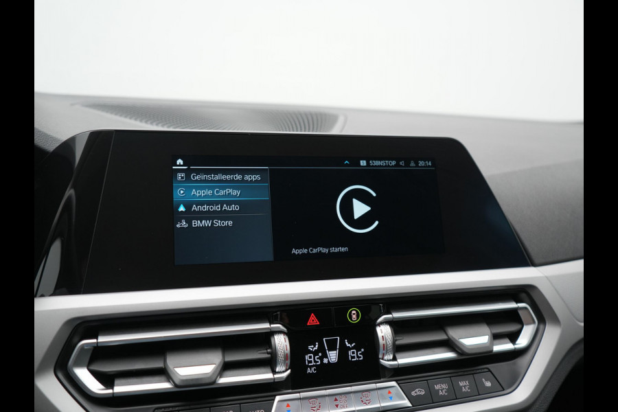 BMW 3 Serie Touring 330e PHEV 293pk Dealer O.H. | Cruise Control | Camera | Stoelverwarming | Carplay | DAB | Navigatie | 17"L.M | Plug In Hybrid |
