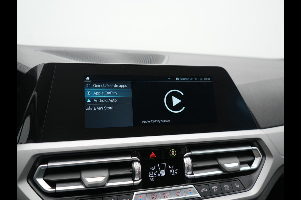 BMW 3 Serie Touring 330e PHEV 293pk Dealer O.H. | Cruise Control | Camera | Stoelverwarming | Carplay | DAB | Navigatie | 17"L.M | Plug In Hybrid |