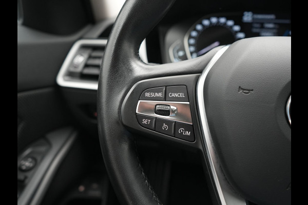 BMW 3 Serie Touring 330e PHEV 293pk Dealer O.H. | Cruise Control | Camera | Stoelverwarming | Carplay | DAB | Navigatie | 17"L.M | Plug In Hybrid |