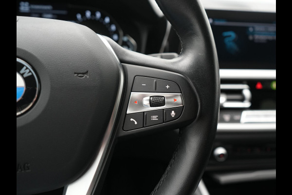 BMW 3 Serie Touring 330e PHEV 293pk Dealer O.H. | Cruise Control | Camera | Stoelverwarming | Carplay | DAB | Navigatie | 17"L.M | Plug In Hybrid |