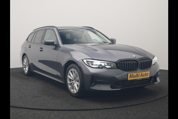 BMW 3 Serie Touring 330e PHEV 293pk Dealer O.H. | Cruise Control | Camera | Stoelverwarming | Carplay | DAB | Navigatie | 17"L.M | Plug In Hybrid |