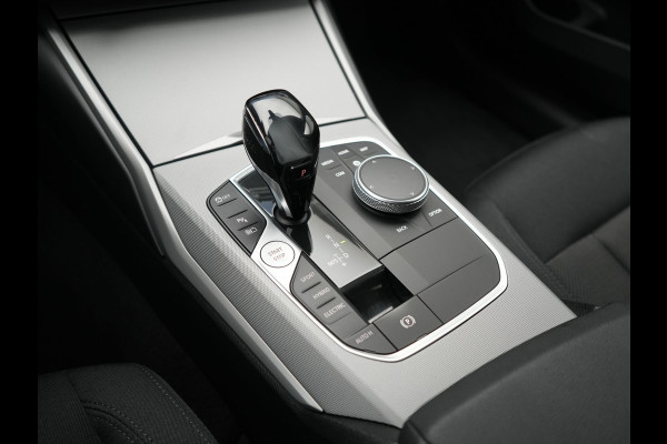 BMW 3 Serie Touring 330e PHEV 293pk Dealer O.H. | Cruise Control | Camera | Stoelverwarming | Carplay | DAB | Navigatie | 17"L.M | Plug In Hybrid |