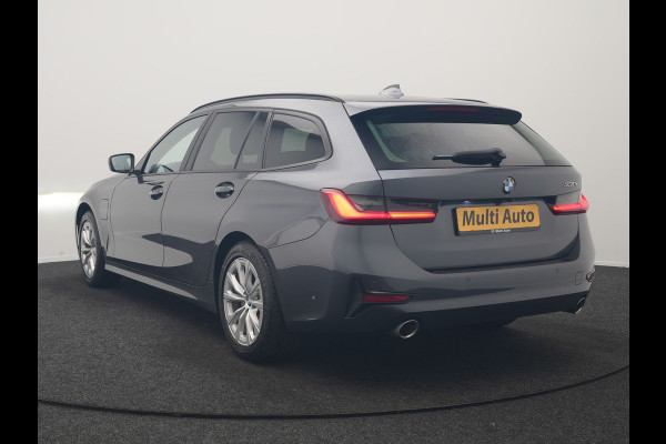 BMW 3 Serie Touring 330e PHEV 293pk Dealer O.H. | Cruise Control | Camera | Stoelverwarming | Carplay | DAB | Navigatie | 17"L.M | Plug In Hybrid |