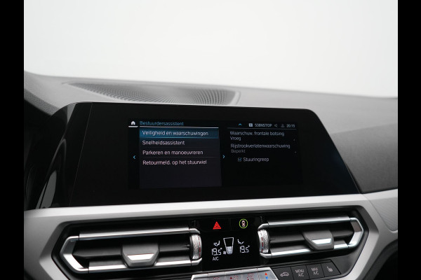 BMW 3 Serie Touring 330e PHEV 293pk Dealer O.H. | Cruise Control | Camera | Stoelverwarming | Carplay | DAB | Navigatie | 17"L.M | Plug In Hybrid |
