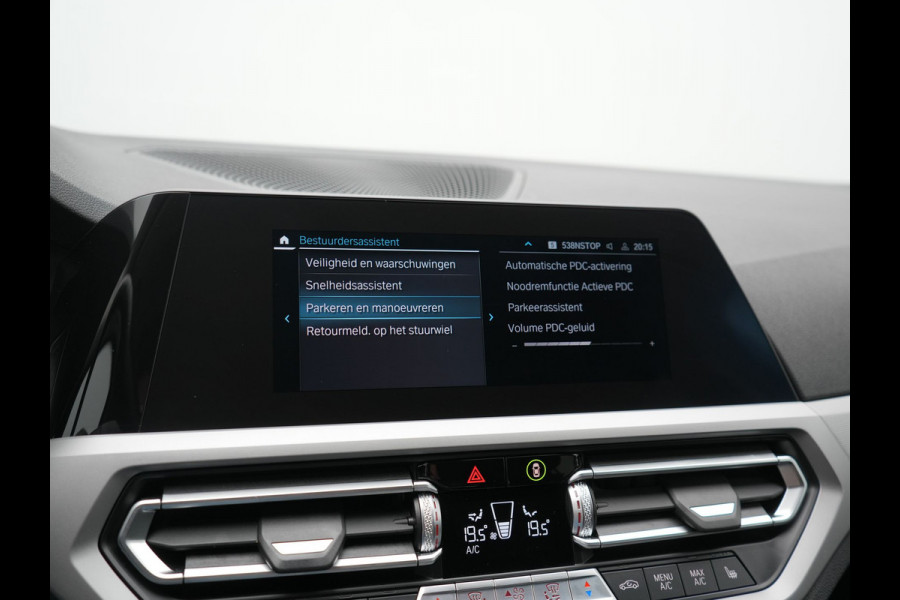 BMW 3 Serie Touring 330e PHEV 293pk Dealer O.H. | Cruise Control | Camera | Stoelverwarming | Carplay | DAB | Navigatie | 17"L.M | Plug In Hybrid |