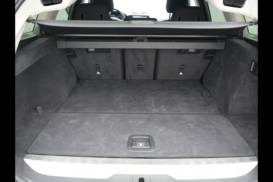 BMW 3 Serie Touring 330e PHEV 293pk Dealer O.H. | Cruise Control | Camera | Stoelverwarming | Carplay | DAB | Navigatie | 17"L.M | Plug In Hybrid |