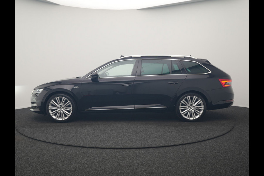 Škoda Superb Combi 1.4 TSI iV Laurin & Klement PHEV 218pk Dealer O.H. | Trekhaak Af Fabriek | Panodak | Adaptive Cruise | 360 Camera | Lederen Comfortstoelen Memory & Ventilatie | Canton Audio | Crystal LED | Stoelen & Stuur Verwarmd | Apple Carplay | Blis | DAB | Navigatie | 19"L.M | Plug In Hybrid |