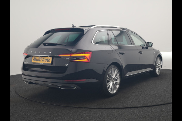 Škoda Superb Combi 1.4 TSI iV Laurin & Klement PHEV 218pk Dealer O.H. | Trekhaak Af Fabriek | Panodak | Adaptive Cruise | 360 Camera | Lederen Comfortstoelen Memory & Ventilatie | Canton Audio | Crystal LED | Stoelen & Stuur Verwarmd | Apple Carplay | Blis | DAB | Navigatie | 19"L.M | Plug In Hybrid |
