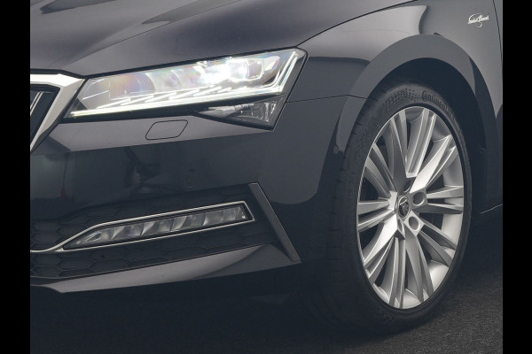 Škoda Superb Combi 1.4 TSI iV Laurin & Klement PHEV 218pk Dealer O.H. | Trekhaak Af Fabriek | Panodak | Adaptive Cruise | 360 Camera | Lederen Comfortstoelen Memory & Ventilatie | Canton Audio | Crystal LED | Stoelen & Stuur Verwarmd | Apple Carplay | Blis | DAB | Navigatie | 19"L.M | Plug In Hybrid |
