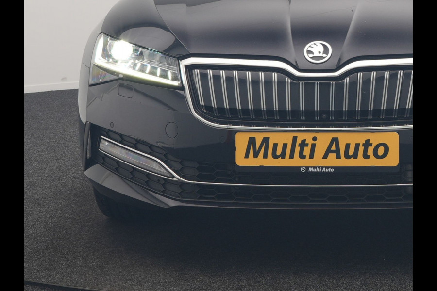 Škoda Superb Combi 1.4 TSI iV Laurin & Klement PHEV 218pk Dealer O.H. | Trekhaak Af Fabriek | Panodak | Adaptive Cruise | 360 Camera | Lederen Comfortstoelen Memory & Ventilatie | Canton Audio | Crystal LED | Stoelen & Stuur Verwarmd | Apple Carplay | Blis | DAB | Navigatie | 19"L.M | Plug In Hybrid |