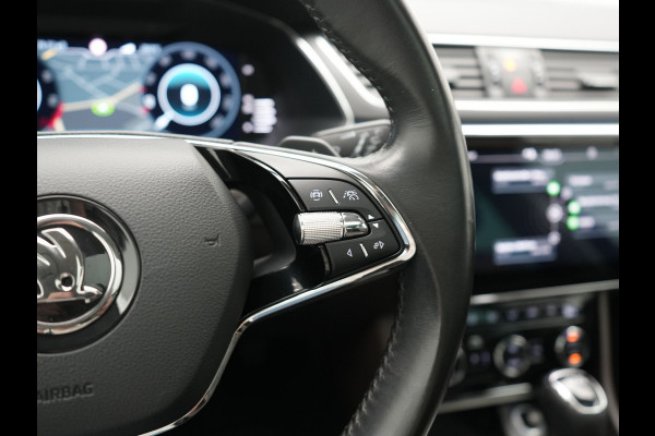 Škoda Superb Combi 1.4 TSI iV Laurin & Klement PHEV 218pk Dealer O.H. | Trekhaak Af Fabriek | Panodak | Adaptive Cruise | 360 Camera | Lederen Comfortstoelen Memory & Ventilatie | Canton Audio | Crystal LED | Stoelen & Stuur Verwarmd | Apple Carplay | Blis | DAB | Navigatie | 19"L.M | Plug In Hybrid |
