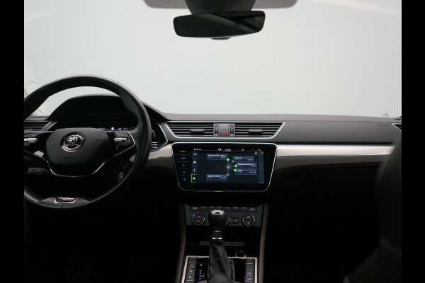 Škoda Superb Combi 1.4 TSI iV Laurin & Klement PHEV 218pk Dealer O.H. | Trekhaak Af Fabriek | Panodak | Adaptive Cruise | 360 Camera | Lederen Comfortstoelen Memory & Ventilatie | Canton Audio | Crystal LED | Stoelen & Stuur Verwarmd | Apple Carplay | Blis | DAB | Navigatie | 19"L.M | Plug In Hybrid |