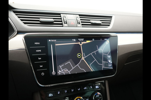 Škoda Superb Combi 1.4 TSI iV Laurin & Klement PHEV 218pk Dealer O.H. | Trekhaak Af Fabriek | Panodak | Adaptive Cruise | 360 Camera | Lederen Comfortstoelen Memory & Ventilatie | Canton Audio | Crystal LED | Stoelen & Stuur Verwarmd | Apple Carplay | Blis | DAB | Navigatie | 19"L.M | Plug In Hybrid |
