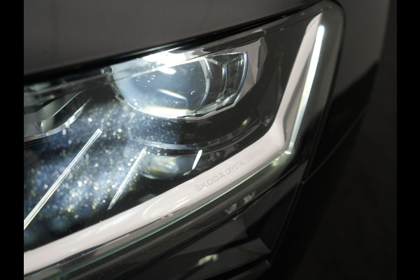 Škoda Superb Combi 1.4 TSI iV Laurin & Klement PHEV 218pk Dealer O.H. | Trekhaak Af Fabriek | Panodak | Adaptive Cruise | 360 Camera | Lederen Comfortstoelen Memory & Ventilatie | Canton Audio | Crystal LED | Stoelen & Stuur Verwarmd | Apple Carplay | Blis | DAB | Navigatie | 19"L.M | Plug In Hybrid |