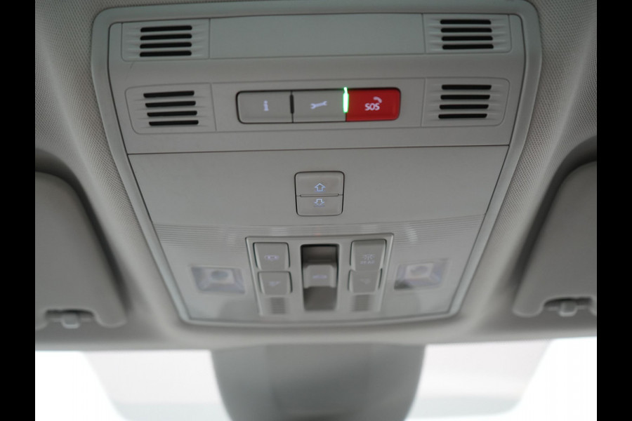 Škoda Superb Combi 1.4 TSI iV Laurin & Klement PHEV 218pk Dealer O.H. | Trekhaak Af Fabriek | Panodak | Adaptive Cruise | 360 Camera | Lederen Comfortstoelen Memory & Ventilatie | Canton Audio | Crystal LED | Stoelen & Stuur Verwarmd | Apple Carplay | Blis | DAB | Navigatie | 19"L.M | Plug In Hybrid |