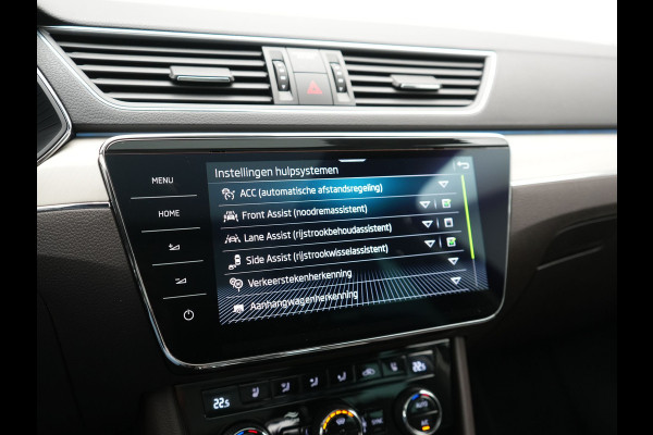 Škoda Superb Combi 1.4 TSI iV Laurin & Klement PHEV 218pk Dealer O.H. | Trekhaak Af Fabriek | Panodak | Adaptive Cruise | 360 Camera | Lederen Comfortstoelen Memory & Ventilatie | Canton Audio | Crystal LED | Stoelen & Stuur Verwarmd | Apple Carplay | Blis | DAB | Navigatie | 19"L.M | Plug In Hybrid |
