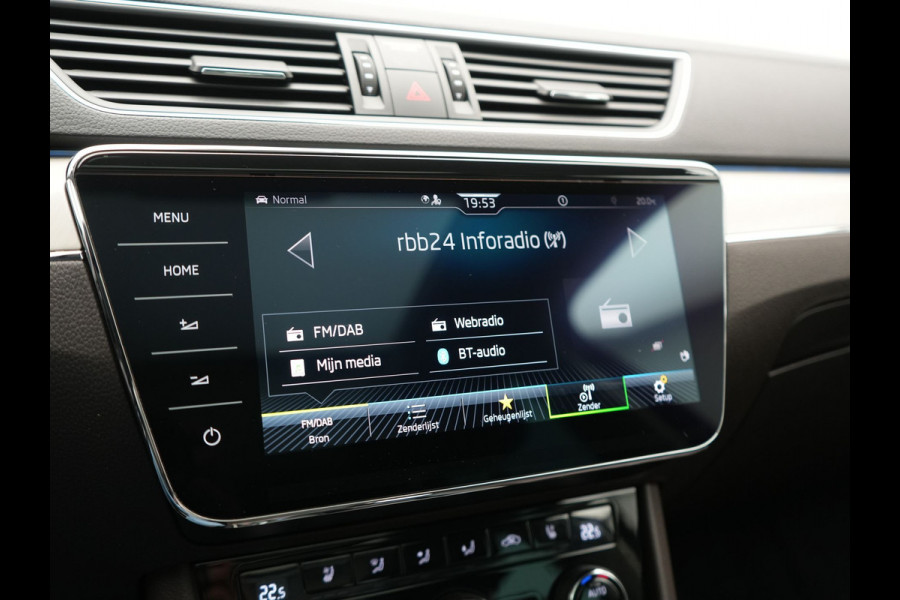Škoda Superb Combi 1.4 TSI iV Laurin & Klement PHEV 218pk Dealer O.H. | Trekhaak Af Fabriek | Panodak | Adaptive Cruise | 360 Camera | Lederen Comfortstoelen Memory & Ventilatie | Canton Audio | Crystal LED | Stoelen & Stuur Verwarmd | Apple Carplay | Blis | DAB | Navigatie | 19"L.M | Plug In Hybrid |