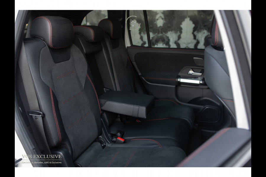 Mercedes-Benz EQB 300 4MATIC AMG 67 kWh 7-persoons|Night|Keyless|SOH 97,9%|Verw-stln|Cruise|360°|Panorama|HUD|Sfeer|Nieuwprijs €74.626