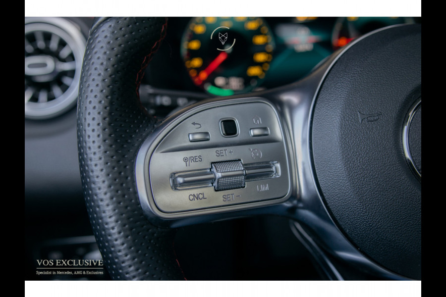 Mercedes-Benz EQB 300 4MATIC AMG 67 kWh 7-persoons|Night|Keyless|SOH 97,9%|Verw-stln|Cruise|360°|Panorama|HUD|Sfeer|Nieuwprijs €74.626