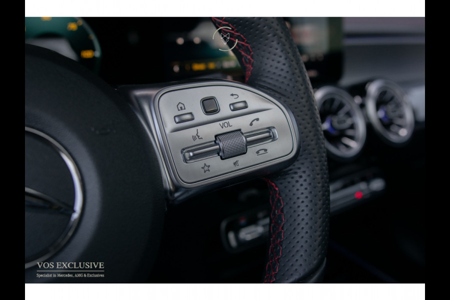 Mercedes-Benz EQB 300 4MATIC AMG 67 kWh 7-persoons|Night|Keyless|SOH 97,9%|Verw-stln|Cruise|360°|Panorama|HUD|Sfeer|Nieuwprijs €74.626