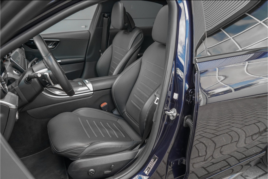 Mercedes-Benz C-Klasse 200 Launch Edition AMG Line Pano Trekhaak Camera Stoelverw
