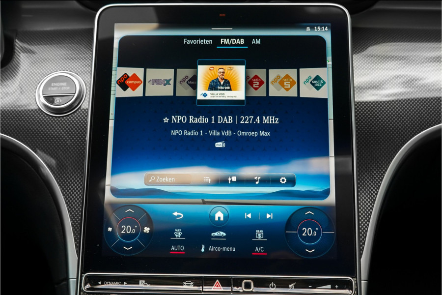 Mercedes-Benz C-Klasse 200 Launch Edition AMG Line Pano Trekhaak Camera Stoelverw