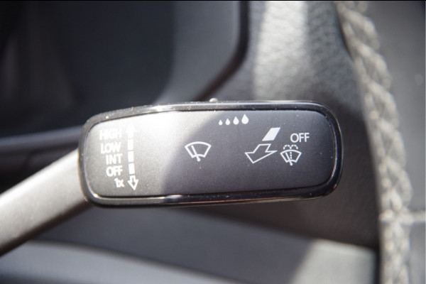 Volkswagen Crafter 35 2.0 TDI L3H3(L2H2) 3-ZITS, 177PK AUT. LED, ADAPT. CRUISE, STOELVERWARMING, STUURVERWARMING, VOORRUIT VERWARMING, STANDKACHEL,