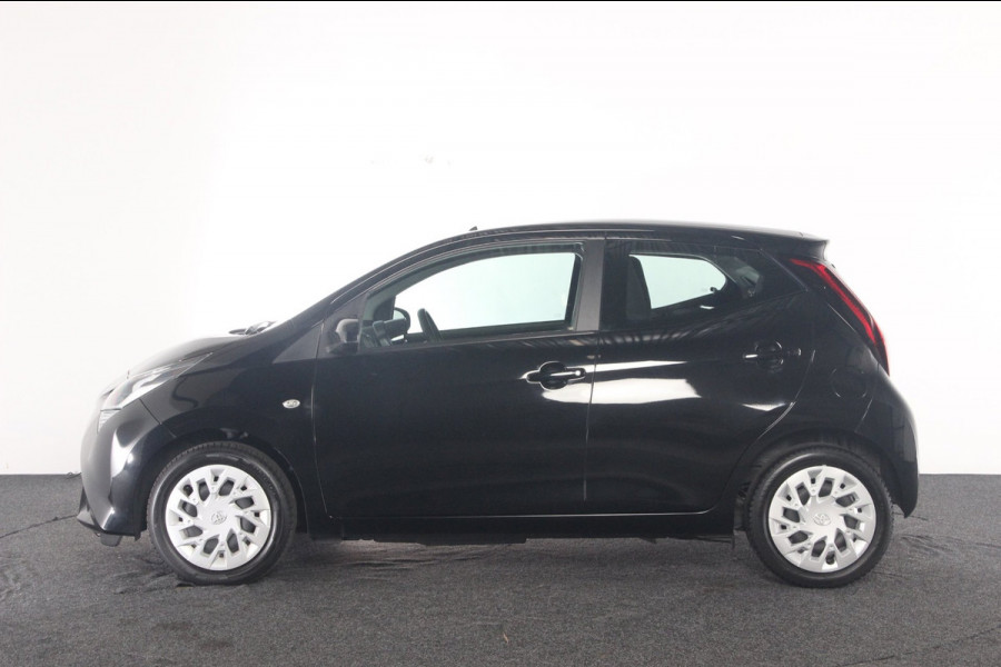 Toyota Aygo 1.0 VVT-i x-play limited | Org. NL-auto | Groot scherm | Camera.