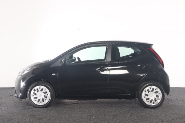 Toyota Aygo 1.0 VVT-i x-play limited | Org. NL-auto | Groot scherm | Camera.