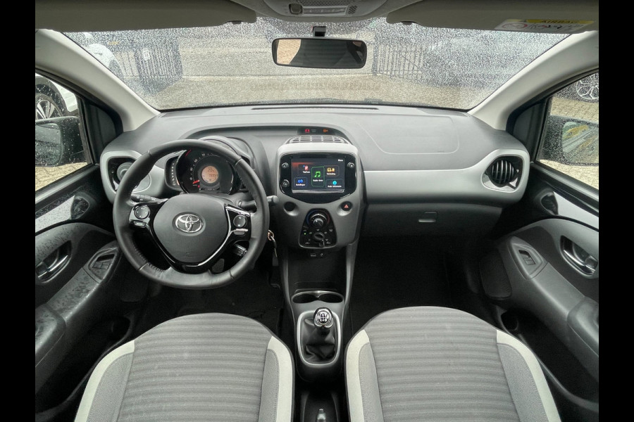 Toyota Aygo 1.0 VVT-i x-play limited | Org. NL-auto | Groot scherm | Camera.