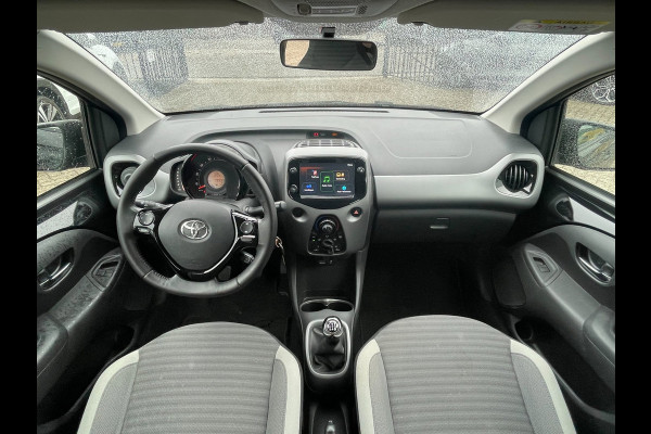 Toyota Aygo 1.0 VVT-i x-play limited | Org. NL-auto | Groot scherm | Camera.