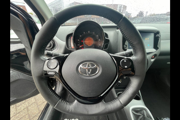 Toyota Aygo 1.0 VVT-i x-play limited | Org. NL-auto | Groot scherm | Camera.