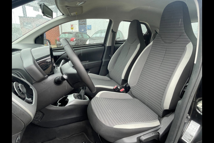 Toyota Aygo 1.0 VVT-i x-play limited | Org. NL-auto | Groot scherm | Camera.