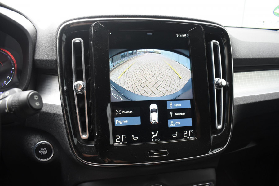 Volvo XC40 T5 262PK Recharge Inscription Expression / Adaptive Cruise Control / Stuur- & Stoelverwarming / Elektrische achterklep / Achteruitrijcamera / Trekhaak elektrisch uitklapbaar / Dodehoeksensor / 19"velgen / Parkeersensoren V+A